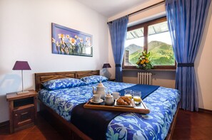 1 bedroom, in-room safe, desk, iron/ironing board - Resort Hotel Palace 2 (Sestriere)