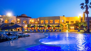 حمام سباحة