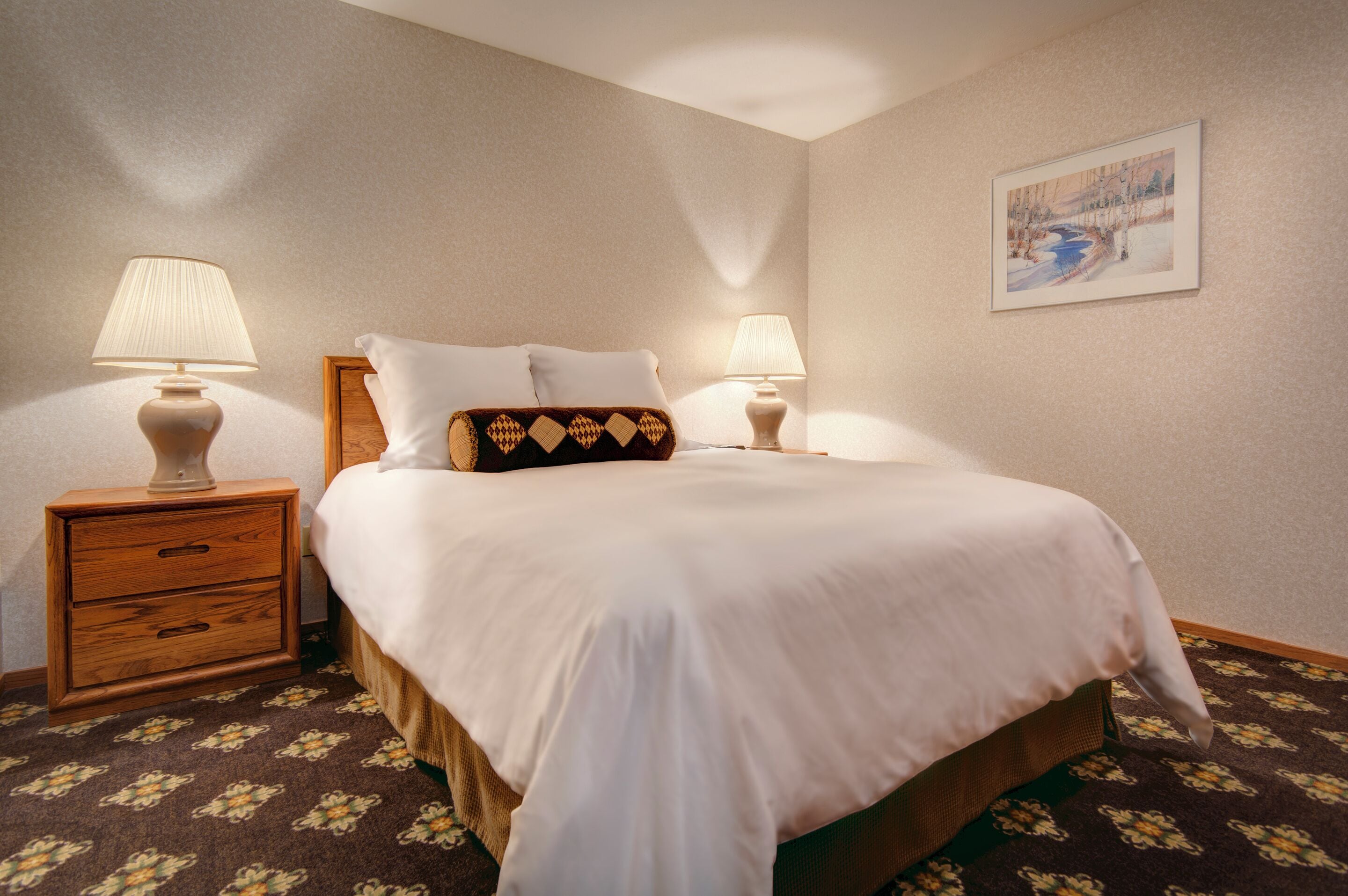 Suite (Heather Highlands Inn Pleasantview) | Free WiFi, bed sheets