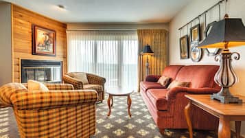 Deluxe Suite (Heather Highlands Inn Pleasantview) | Living area