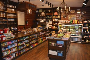 Snack bar - The Highlands at Harbor Springs (Harbor Springs)