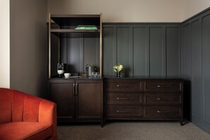 Free WiFi, bed sheets - The Highlands at Harbor Springs (Harbor Springs)