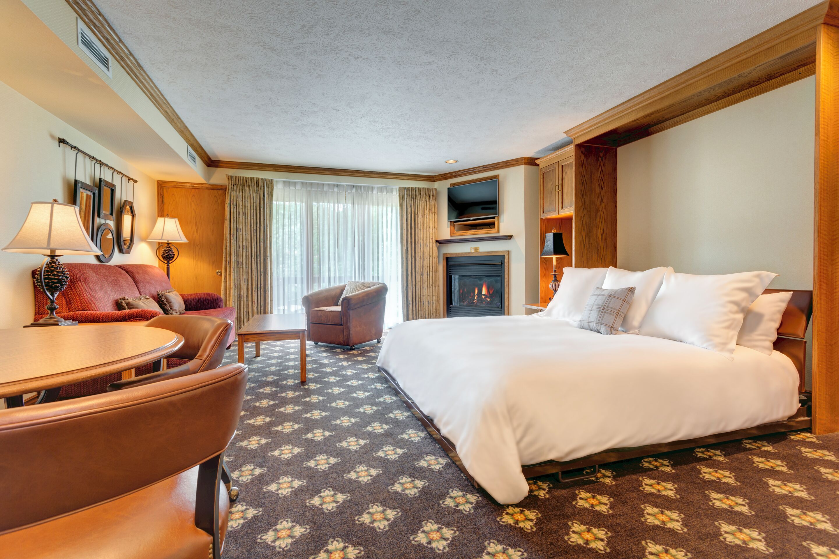 Deluxe Room (Heather Highlands Inn Inverness) | Iron/ironing board, free WiFi, bed sheets