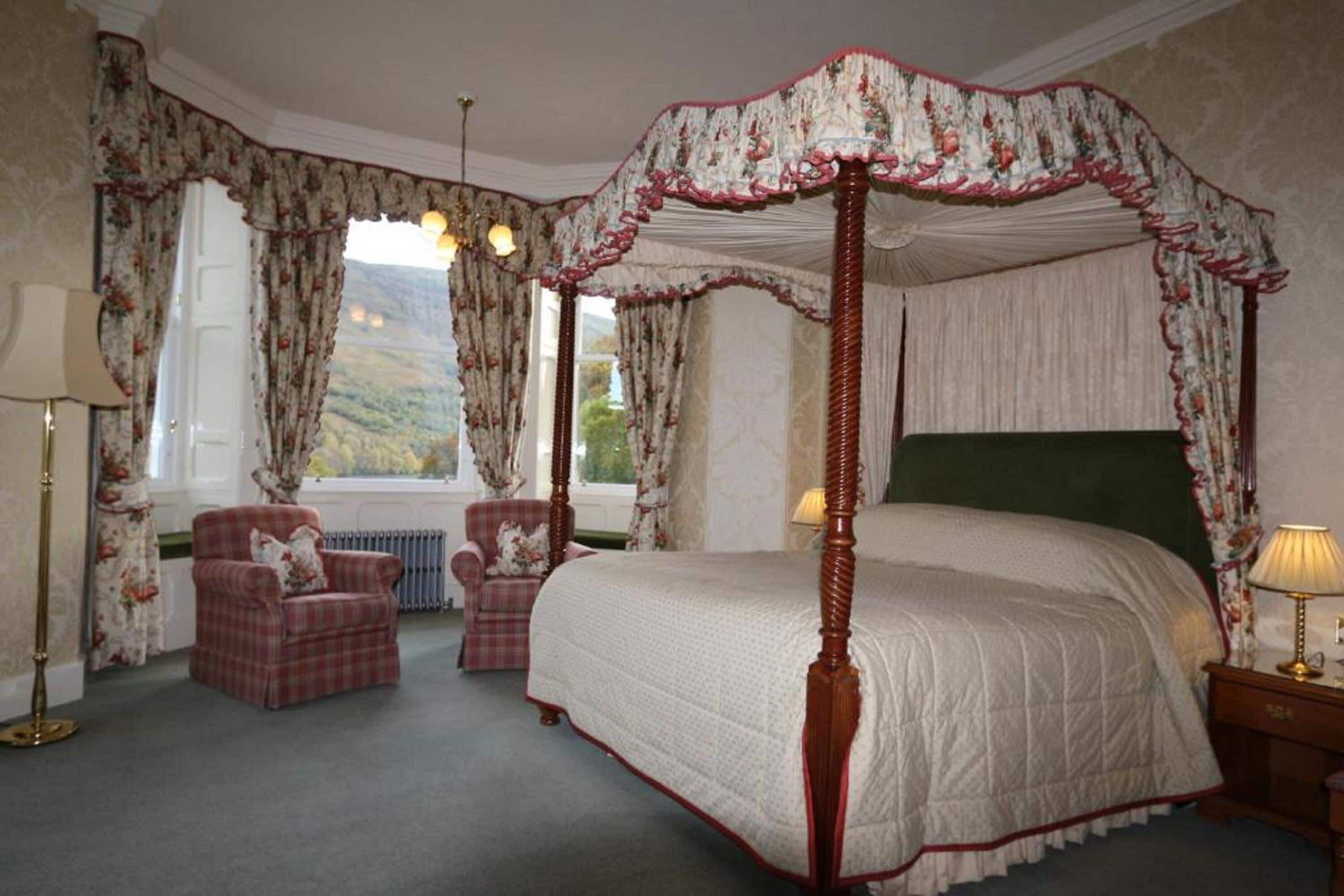 deluxe double room, 1 queen bed (4 poster) | free wifi, bed sheets