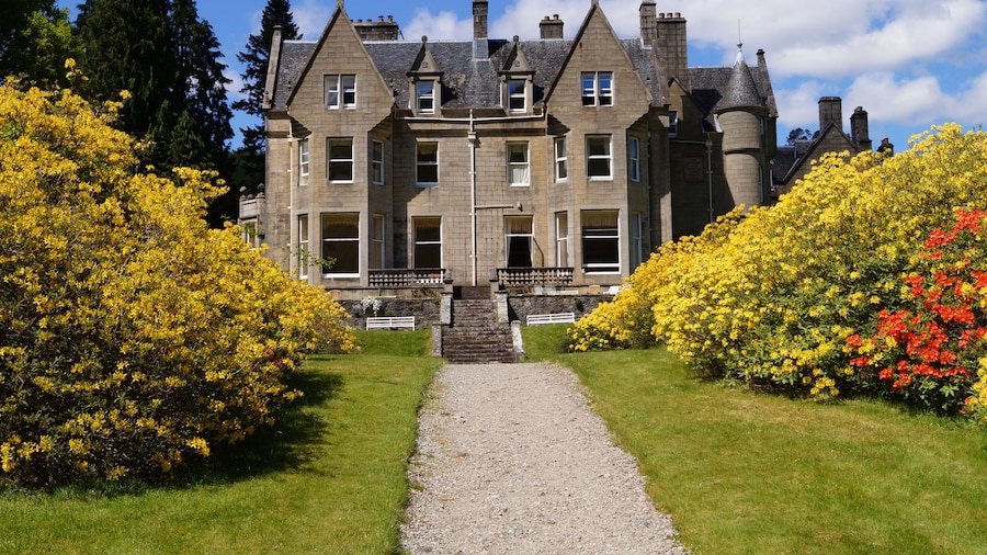 Glengarry Castle Hotel