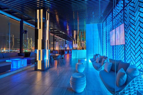 2 bars/lounges, rooftop bar