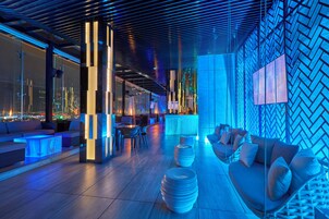 2 间酒吧/酒廊、天台酒吧