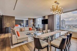 Sengetøy av topp kvalitet, dundyner, senger med overmadrass og minibar