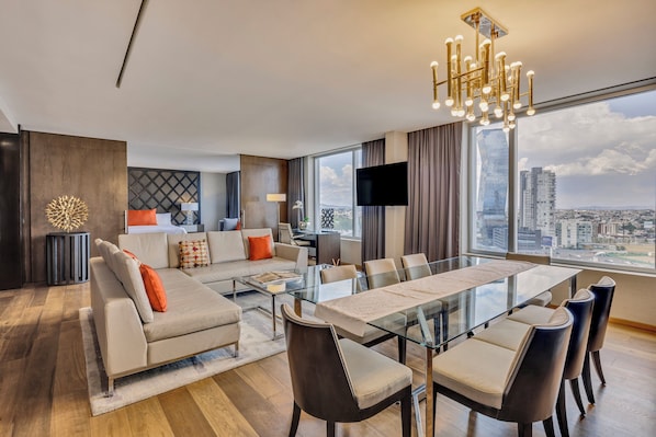 Ropa de cama de alta calidad, edredón, camas con pillow-top y minibar