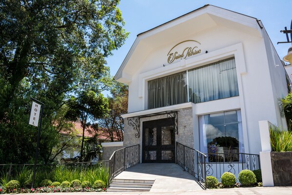 숙박 시설 정면