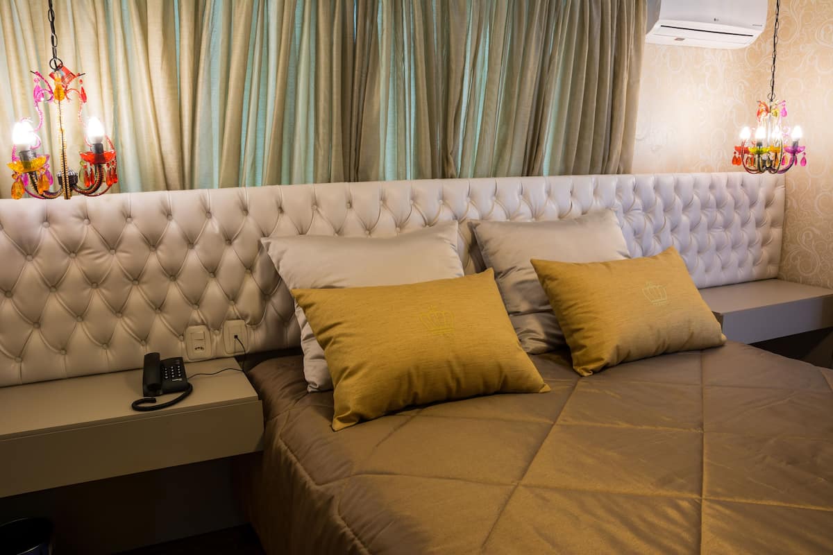 Rom – deluxe, balkong (Super) | Sengetøy av topp kvalitet, minibar, safe på rommet og blendingsgardiner