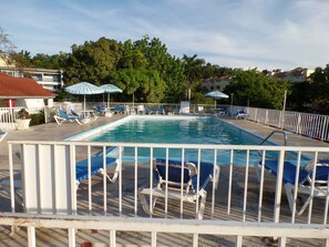 Outdoor pool - Rooms On the Hip Strip - Montego Bay (Montego Bay)