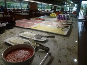 Se sirven desayunos, almuerzos y cenas