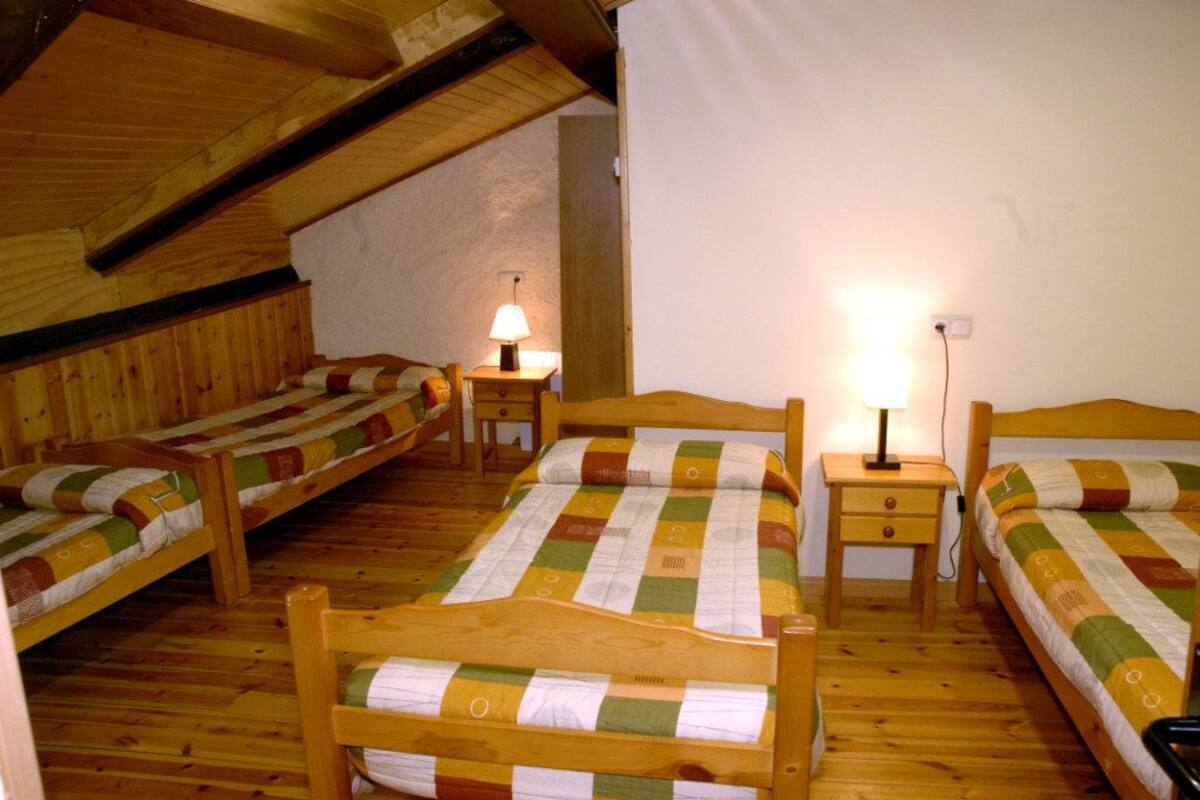 Cribs (free), WiFi (free), bed sheets