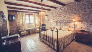 Desk, blackout curtains, free WiFi - Hotel Meson Don Quijote (Mota del Cuervo)