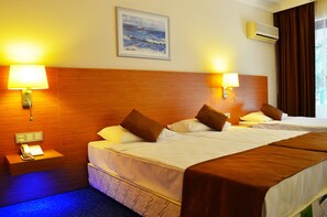 Connected 2 Bedrooms | Minibar, coffres-forts dans les chambres, bureau, Wi-Fi gratuit