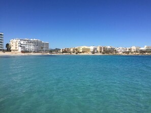 Tæt på stranden