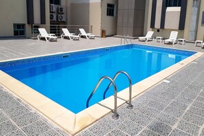 Outdoor pool - Al Muntazah Plaza Hotel (Doha)