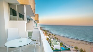 Twin Room | Terrace/patio - Europalace (San Bartolomé de Tirajana)