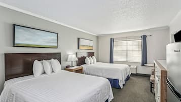 Deluxe Room, 2 Queen Beds (Interior)