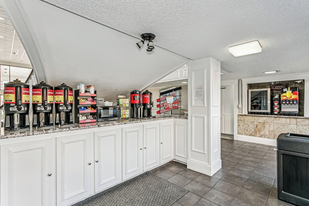 At Home Inn - Pensacola photo 8