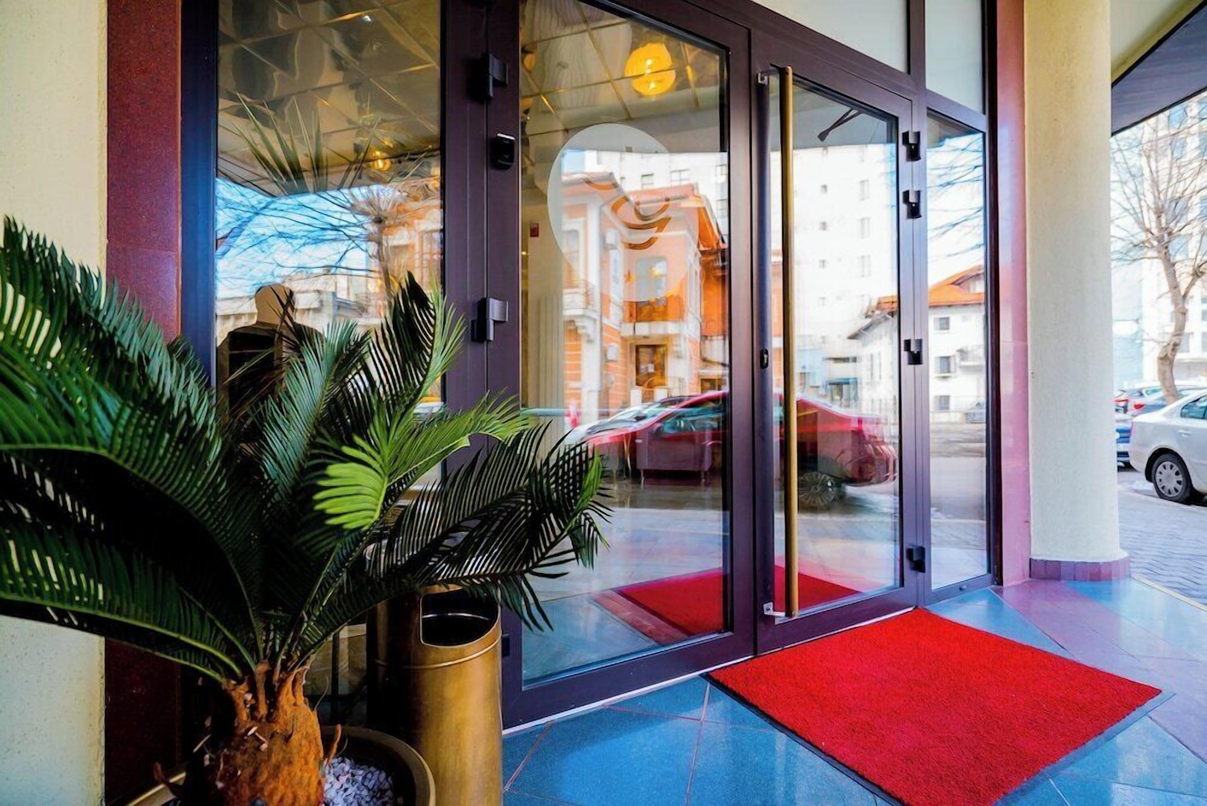 تفاصيل الفندق من الخارج