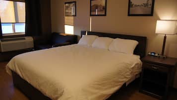 Kamar, 1 Tempat Tidur King | Meja kerja, setrika/meja setrika, dan Wi-Fi gratis