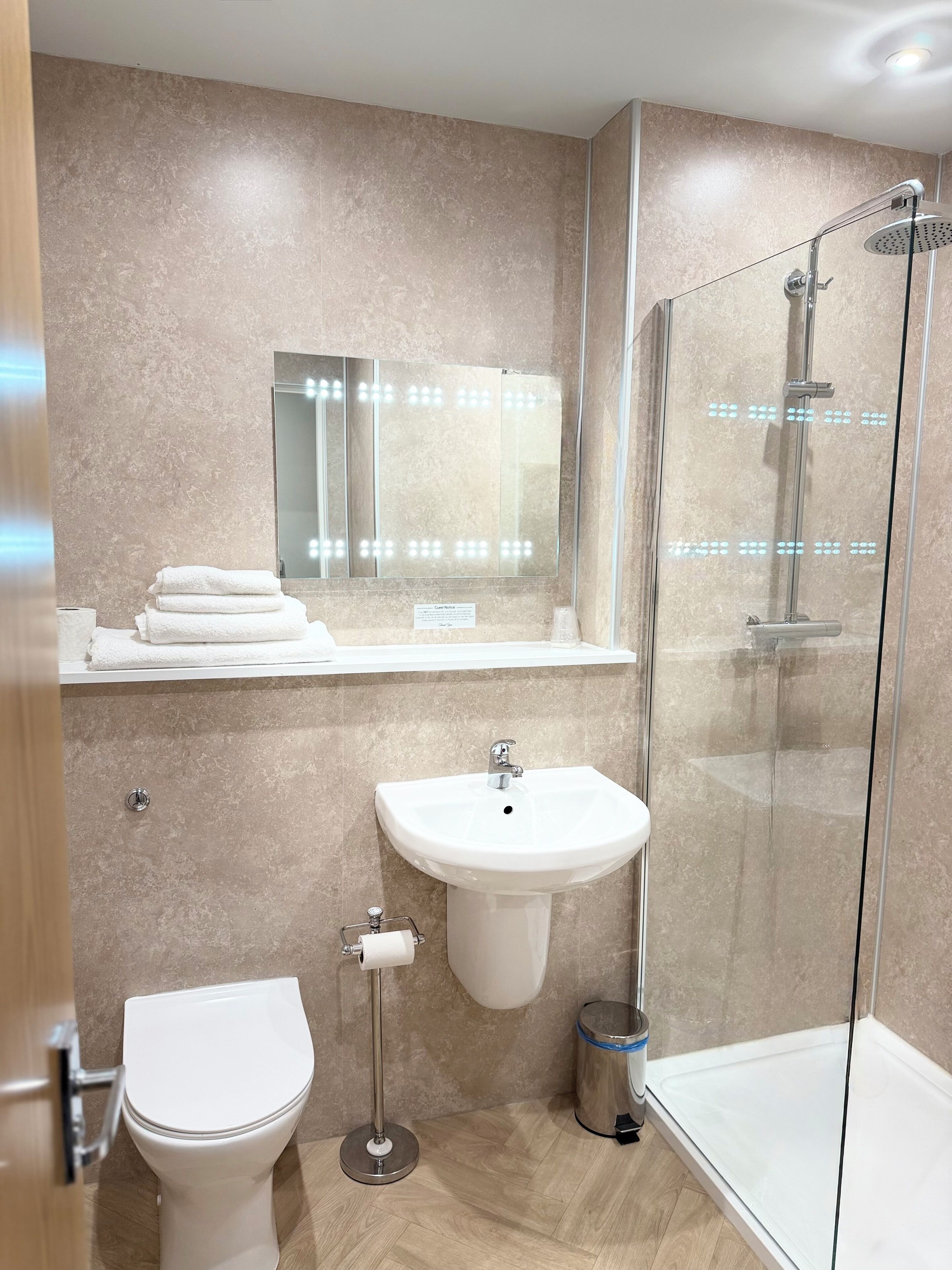 Deluxe Double Room | Bathroom | Designer toiletries, hair dryer, towels, soap