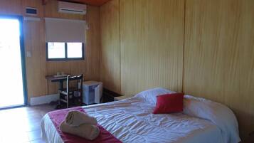 Down comforters, minibar, free WiFi, bed sheets