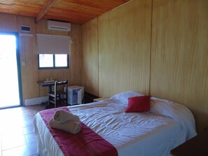 Down duvets, minibar, free WiFi, bed sheets