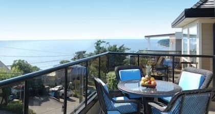 White Rock Beach Guest House