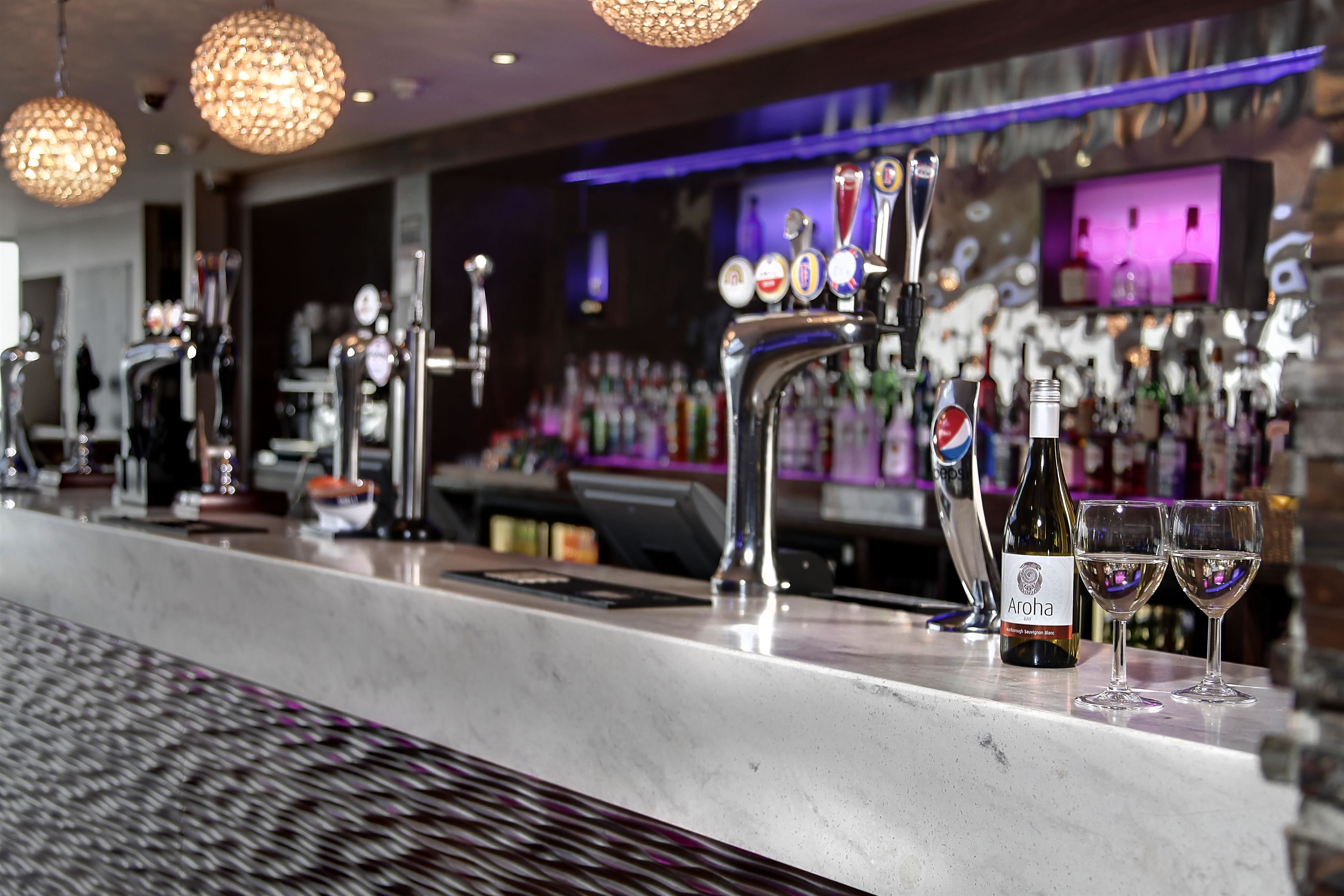 serves lunch and dinner