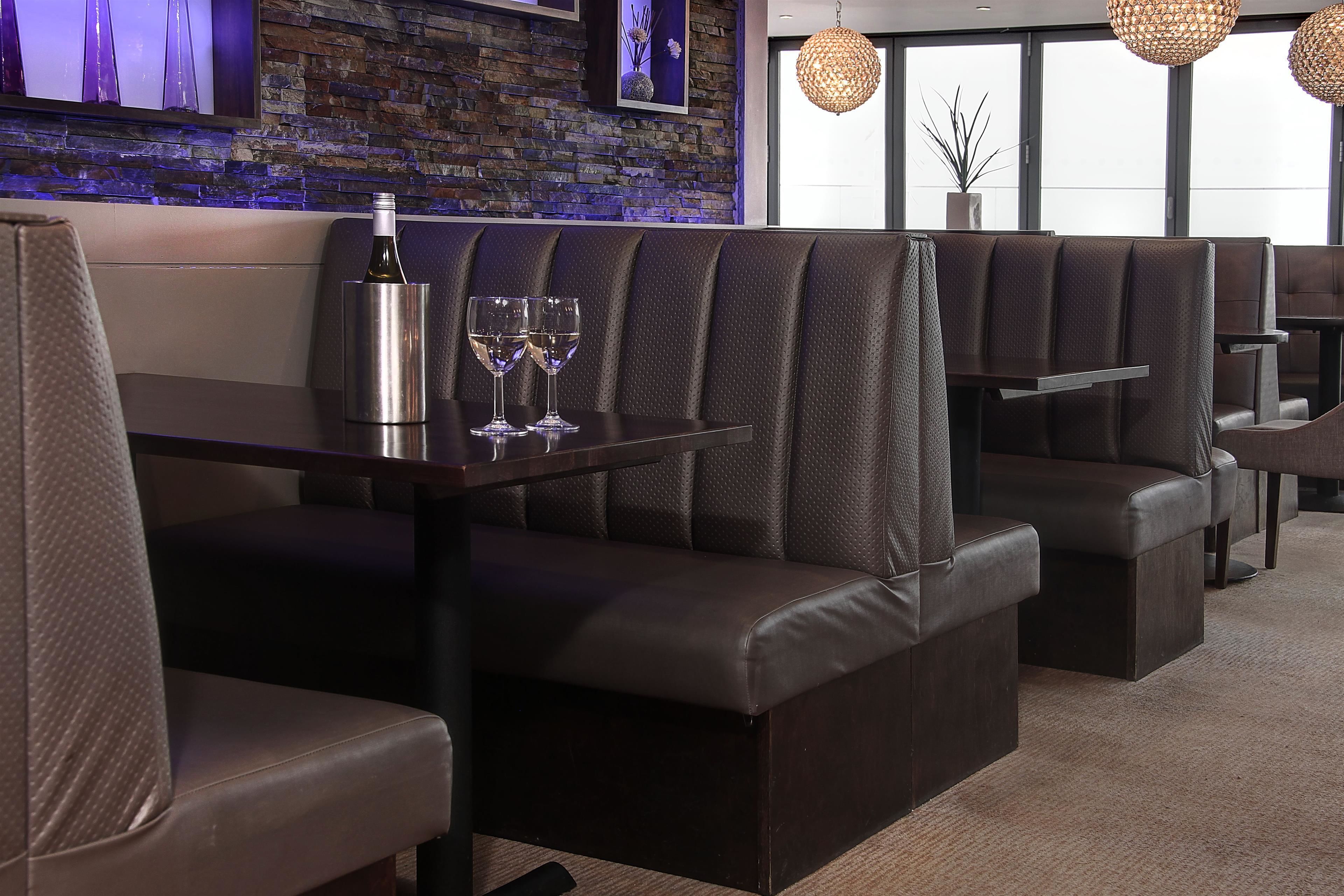 serves lunch and dinner