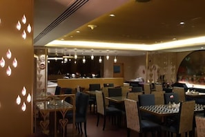 Restaurant - Lotus Grand Hotel (Dubai)