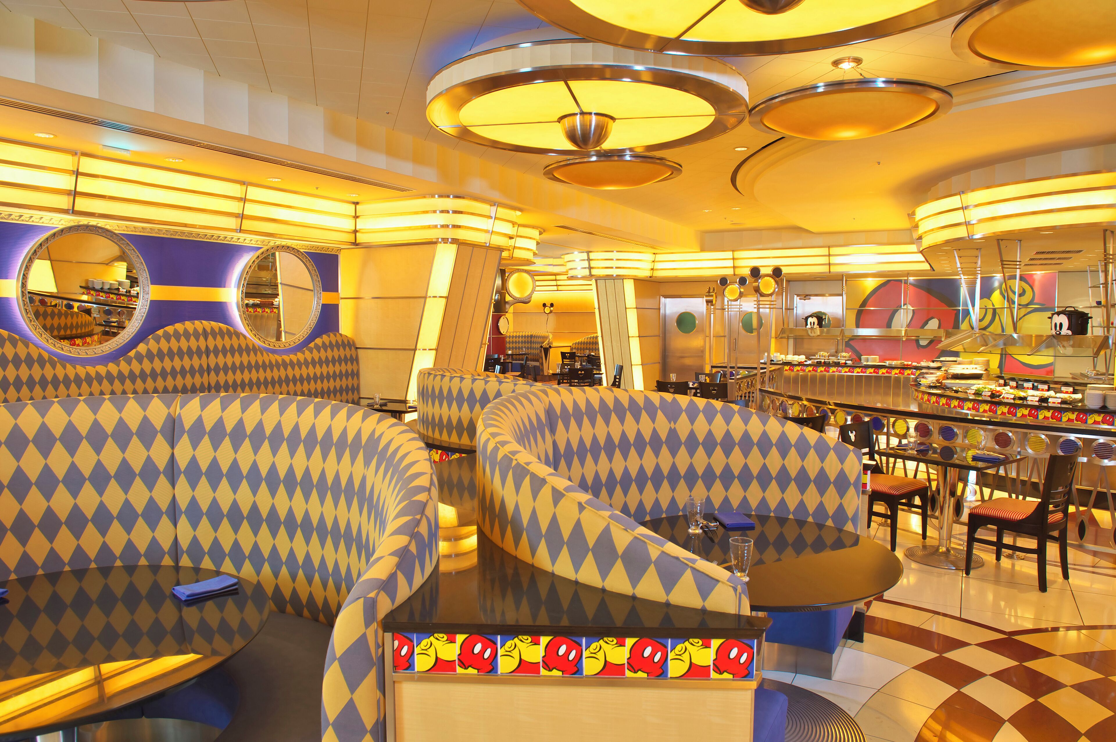 2 restaurants, breakfast, lunch, dinner served; californian cuisine