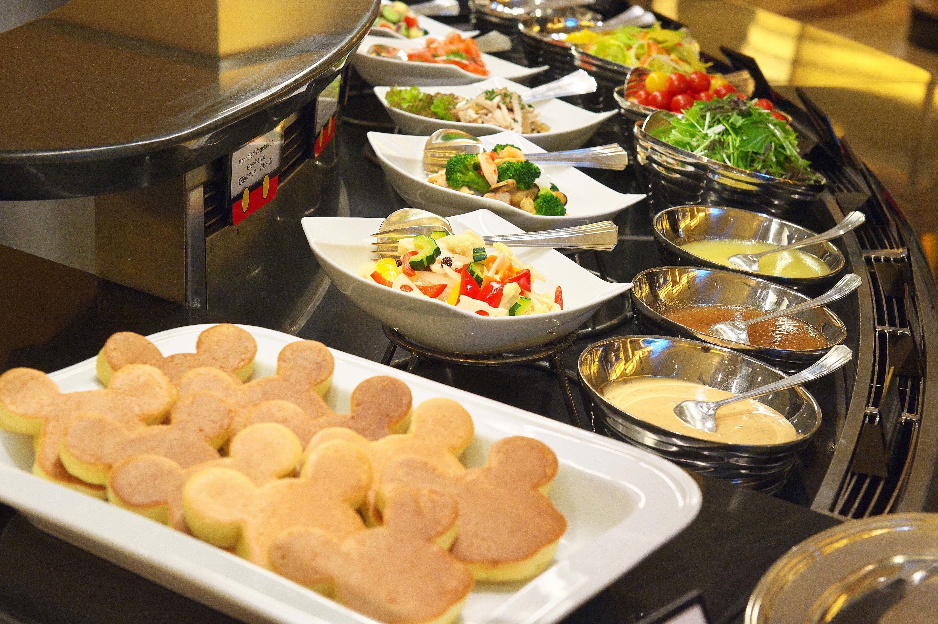 daily buffet breakfast for a fee