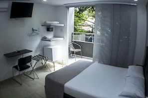 Superior Double Room, Balcony | Minibar, in-room safe, free WiFi - Element Hotel (Medellín)