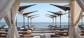 Private beach - Ikones Seafront Luxury Suites (Rethymno)