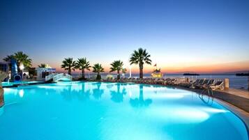 Indoor pool, outdoor pool