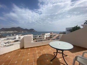 In-room safe, individually decorated, individually furnished - Aparthotel Vistamar (Nijar)