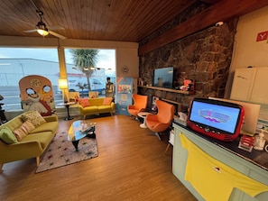 Lobby - Atomic Motel (Astoria)