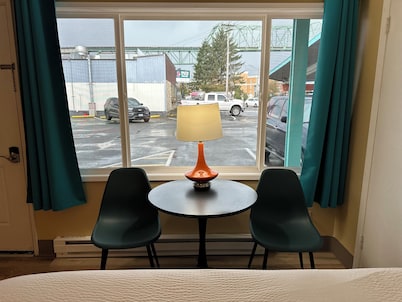 Atomic Motel