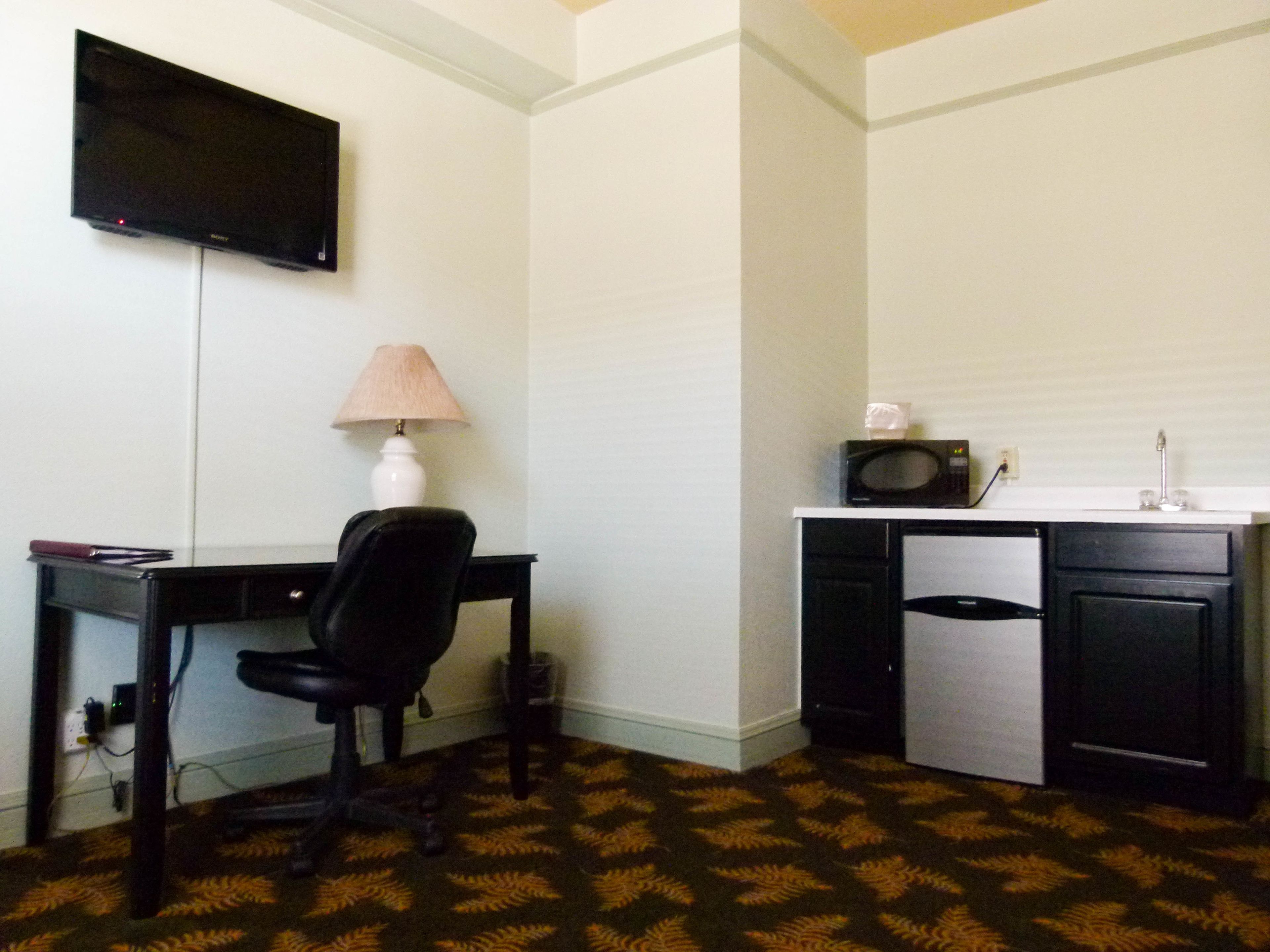 suite, 1 king bed with sofa bed, non smoking | desk, iron/ironing board, free wifi, bed sheets