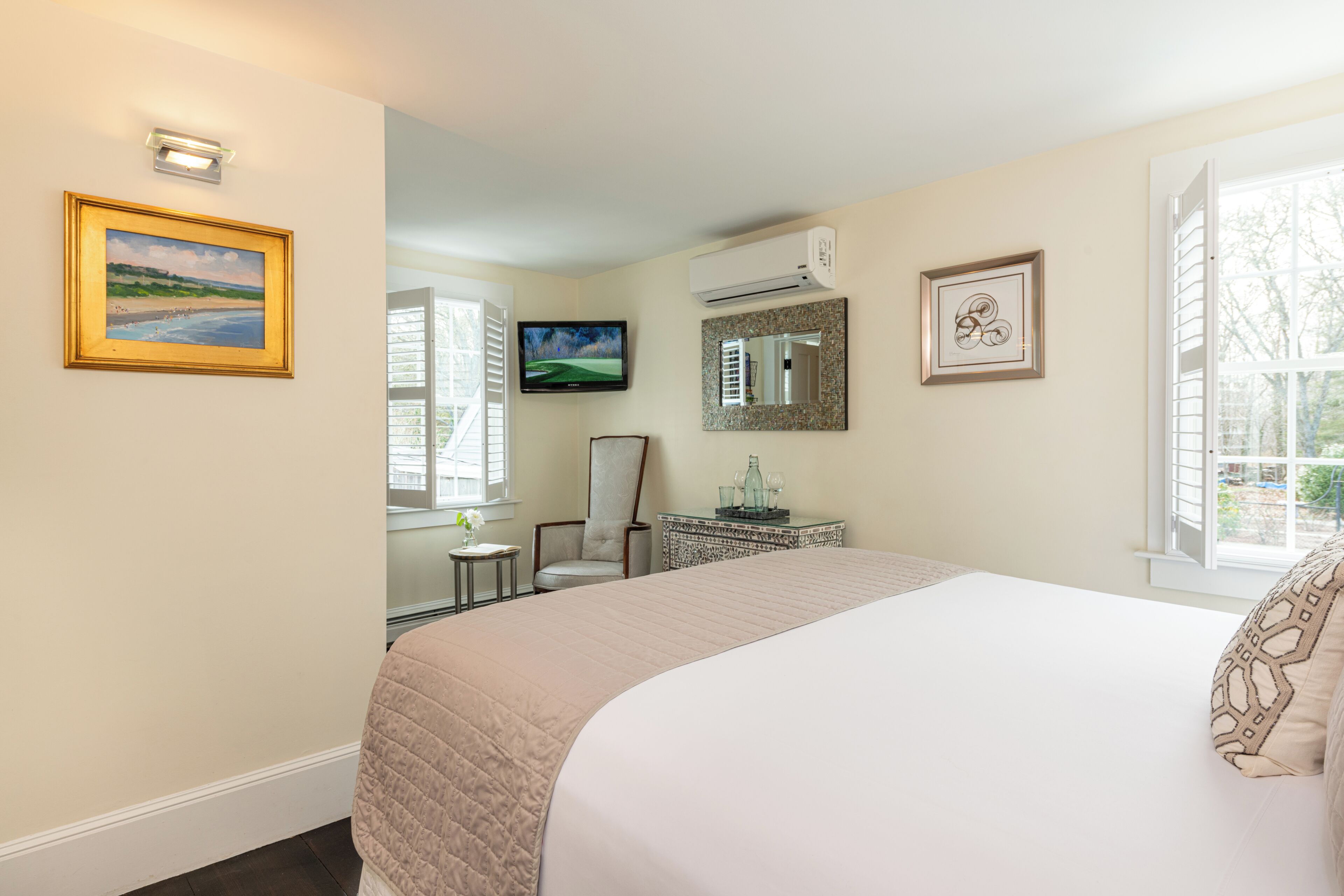 Basic Room, 1 Queen Bed