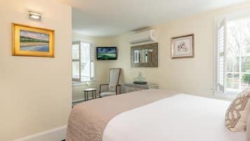 Basic Room, 1 Queen Bed