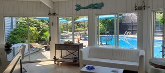 The Platinum Pebble Boutique Inn - Adults Only