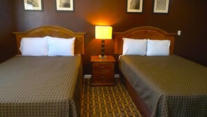 Meja kerja, ruang kerja ramah laptop, Wi-Fi gratis, dan seprai linen