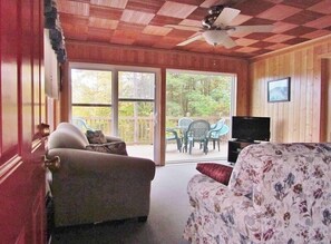 Suite, 2 Bedrooms (No Pets) | Living room | Flat-screen TV - Contessa Resort (Bolton Landing)