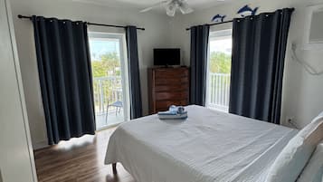 Premium Apartment, 2 Bedrooms, Kitchen | Premium bedding, soundproofing, iron/ironing board, free WiFi