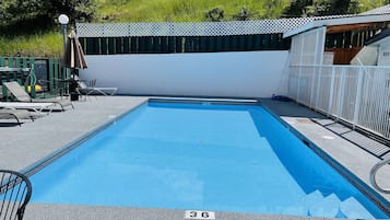 Alberca al aire libre por temporada